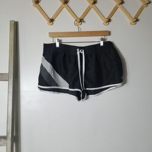 OP WOMEN'S BLACK AND WHITE BOARD SHORTS SIZE XL